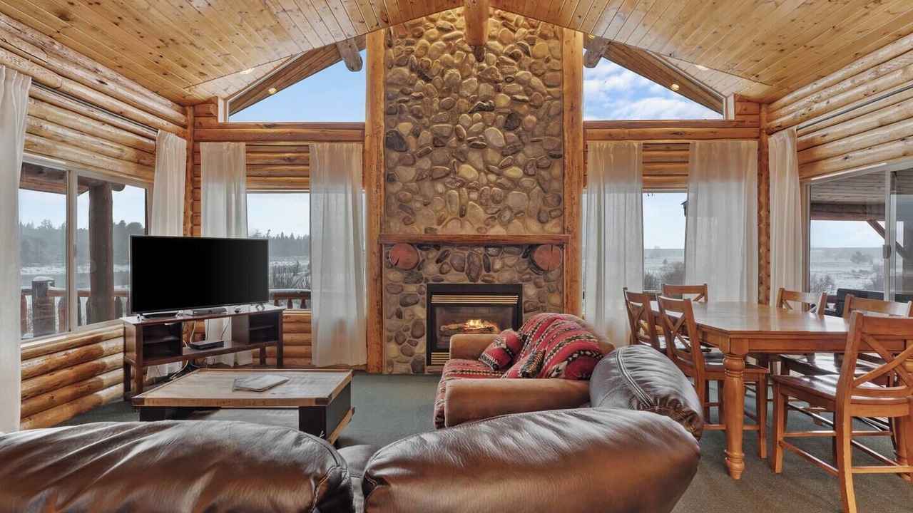 Photo of Livingroom in Last Chance