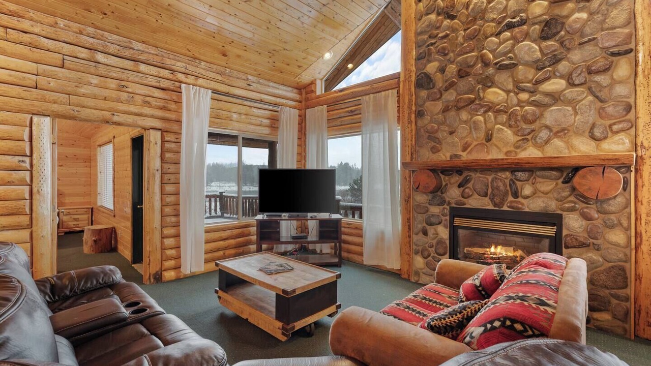 Photo of Livingroom in Last Chance