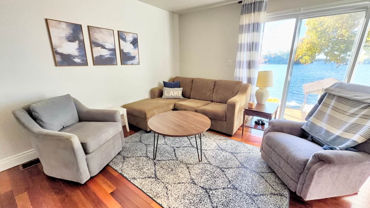 Photo of Livingroom in Rideau Lakes