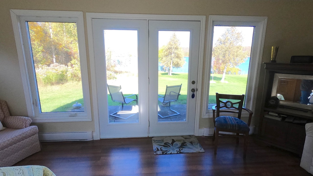 Photo of Livingroom in Rideau Lakes