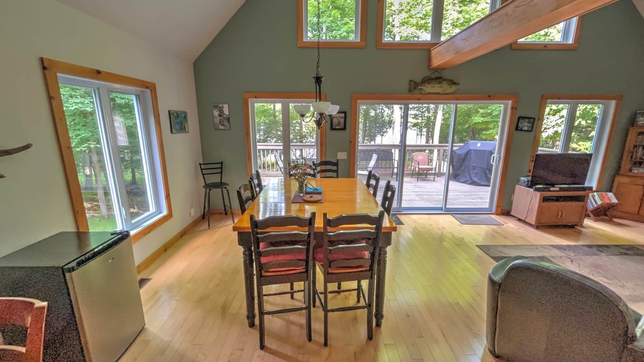 Photo of Livingroom in Rideau Lakes