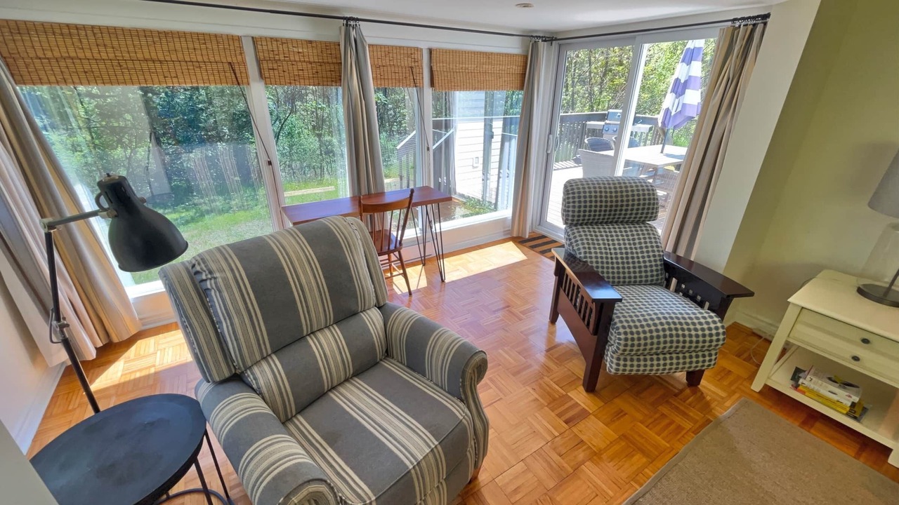 Photo of Livingroom in Newboro