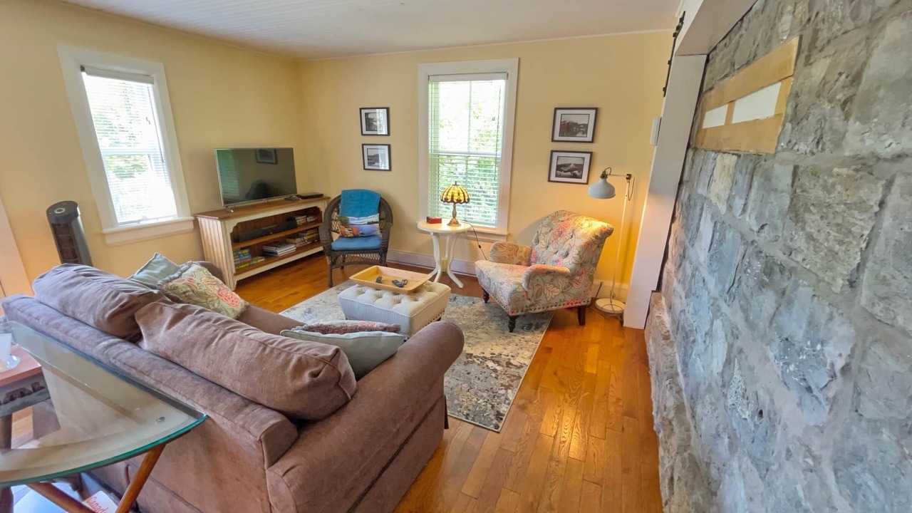 Photo of Livingroom in Rideau Lakes