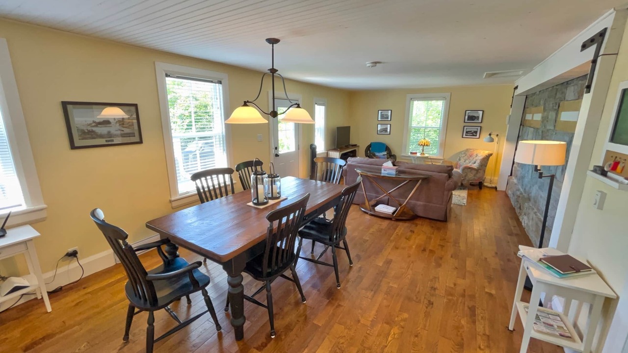 Photo of Livingroom in Rideau Lakes