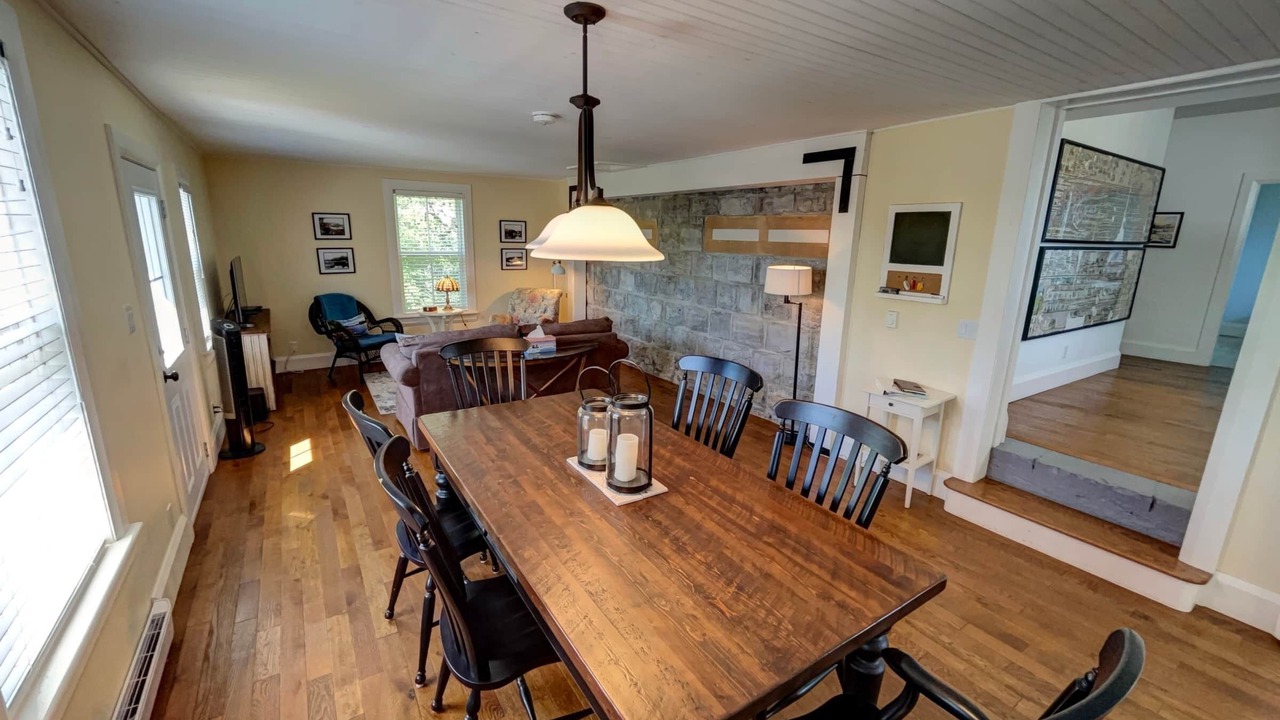 Photo of Livingroom in Rideau Lakes