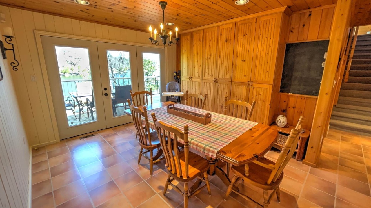 Photo of Livingroom in Rideau Lakes
