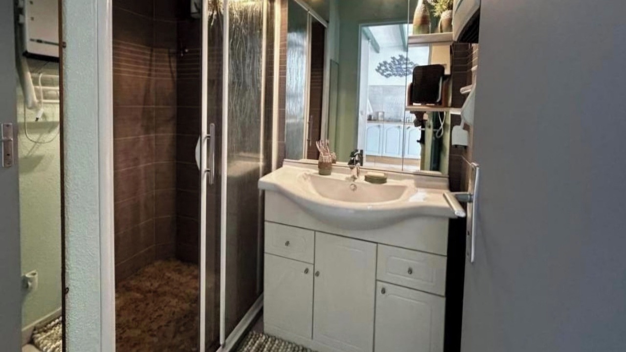 Photo of Bathroom in Saint-Laurent-d'Aigouze