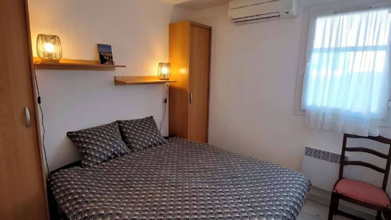 Photo of Bedroom in Saint-Laurent-d'Aigouze