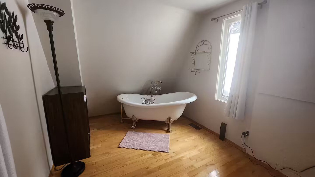 Photo of Bathroom in Saint-Ambroise