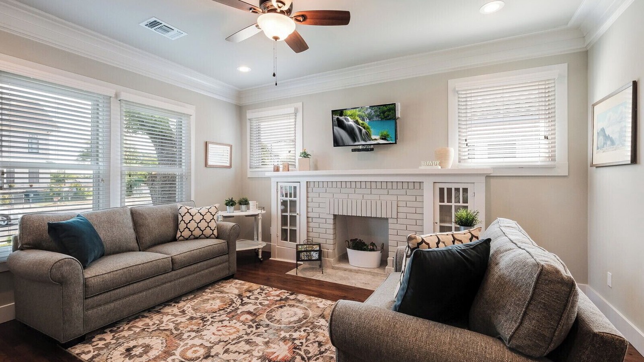 Photo of Livingroom in Highland Park