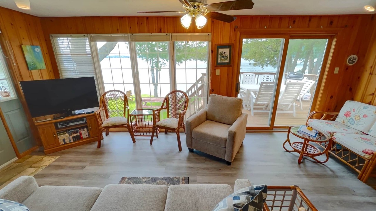 Photo of Livingroom in Rideau Lakes