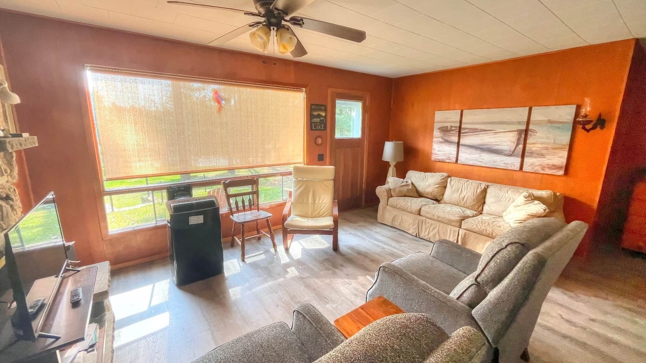 Photo of Livingroom in Rideau Lakes