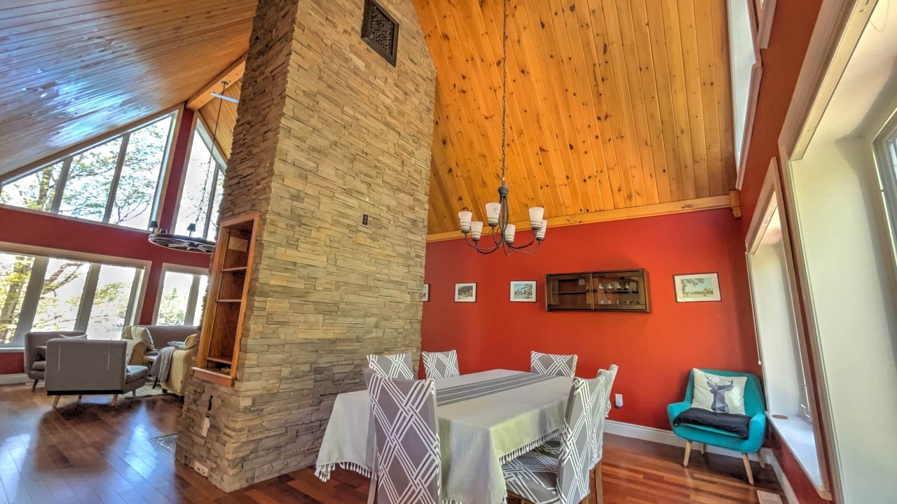 Photo of Livingroom in Jones Falls