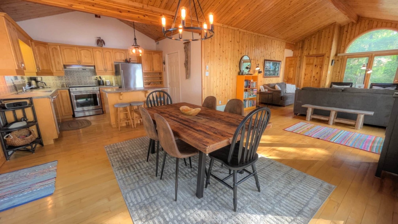 Photo of Livingroom in Rideau Lakes