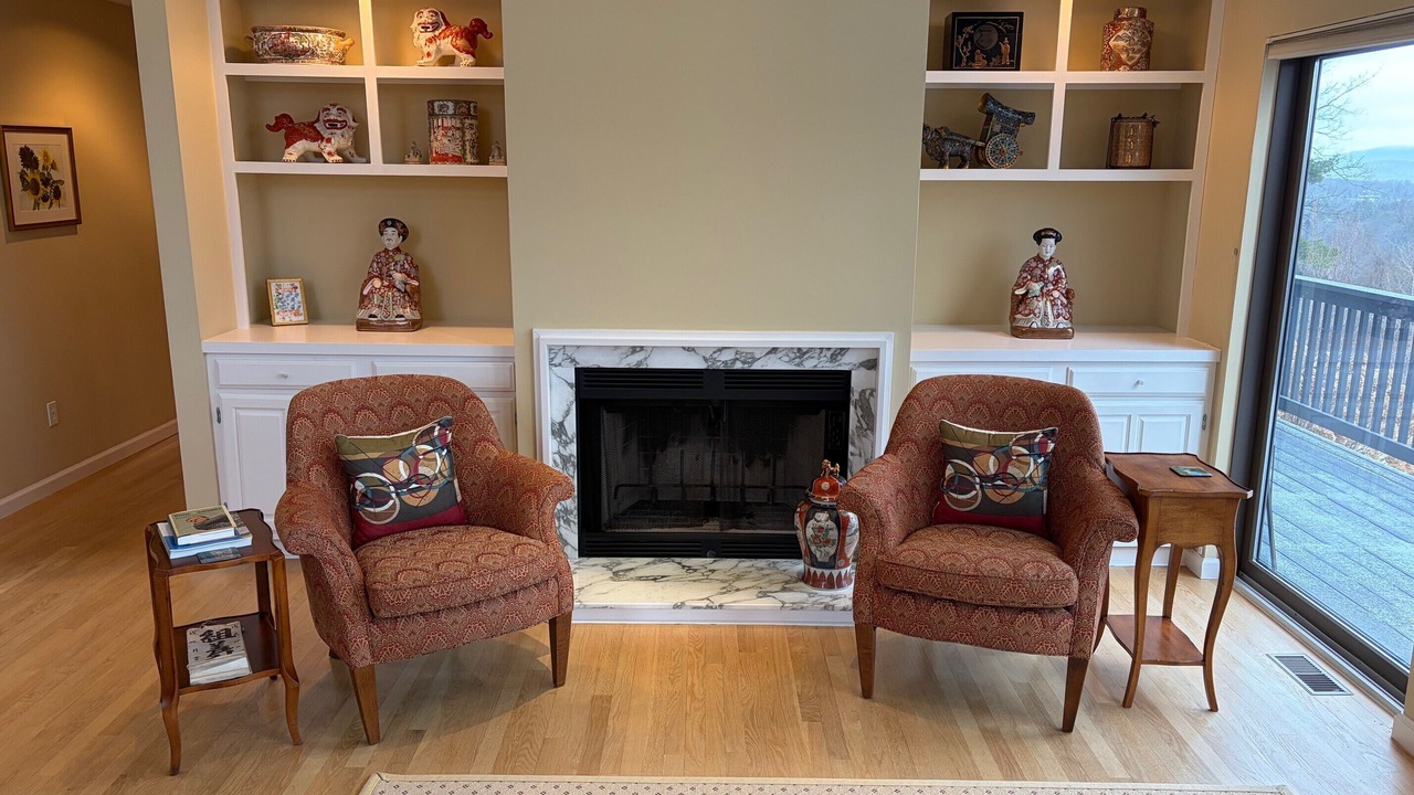 Photo of Livingroom in Lenox