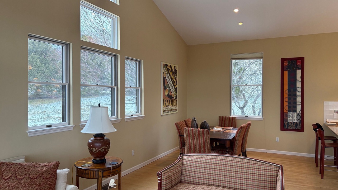 Photo of Livingroom in Lenox