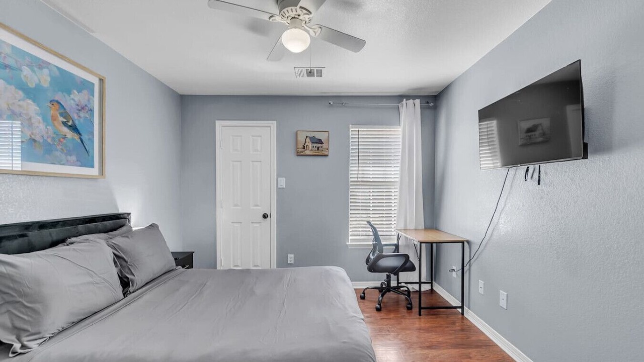 Photo of Bedroom in Franklin Park