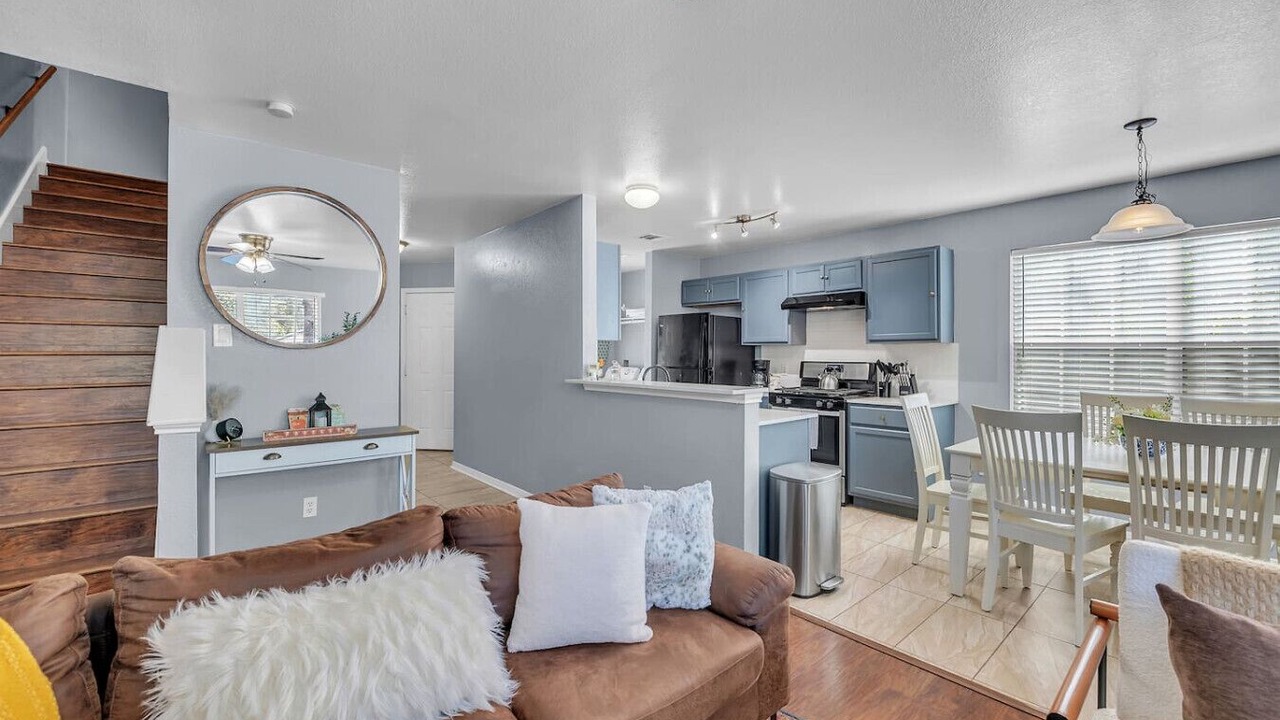 Photo of Livingroom in Franklin Park