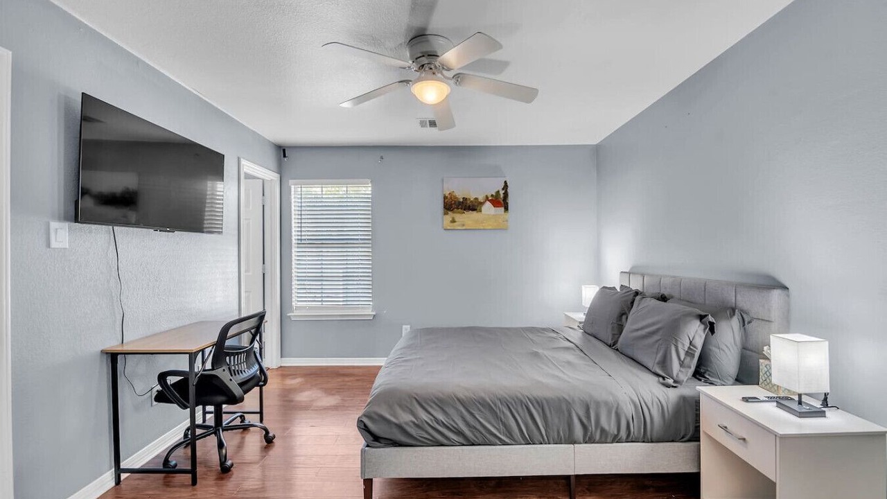 Photo of Bedroom in Franklin Park