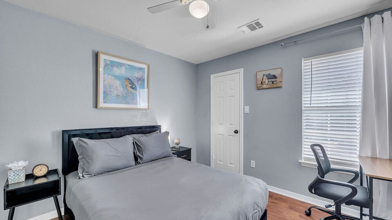 Photo of Bedroom in Franklin Park