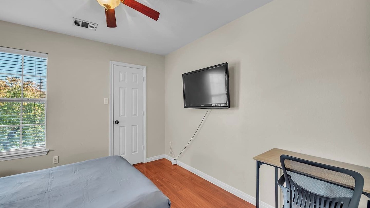 Photo of Bedroom in Franklin Park