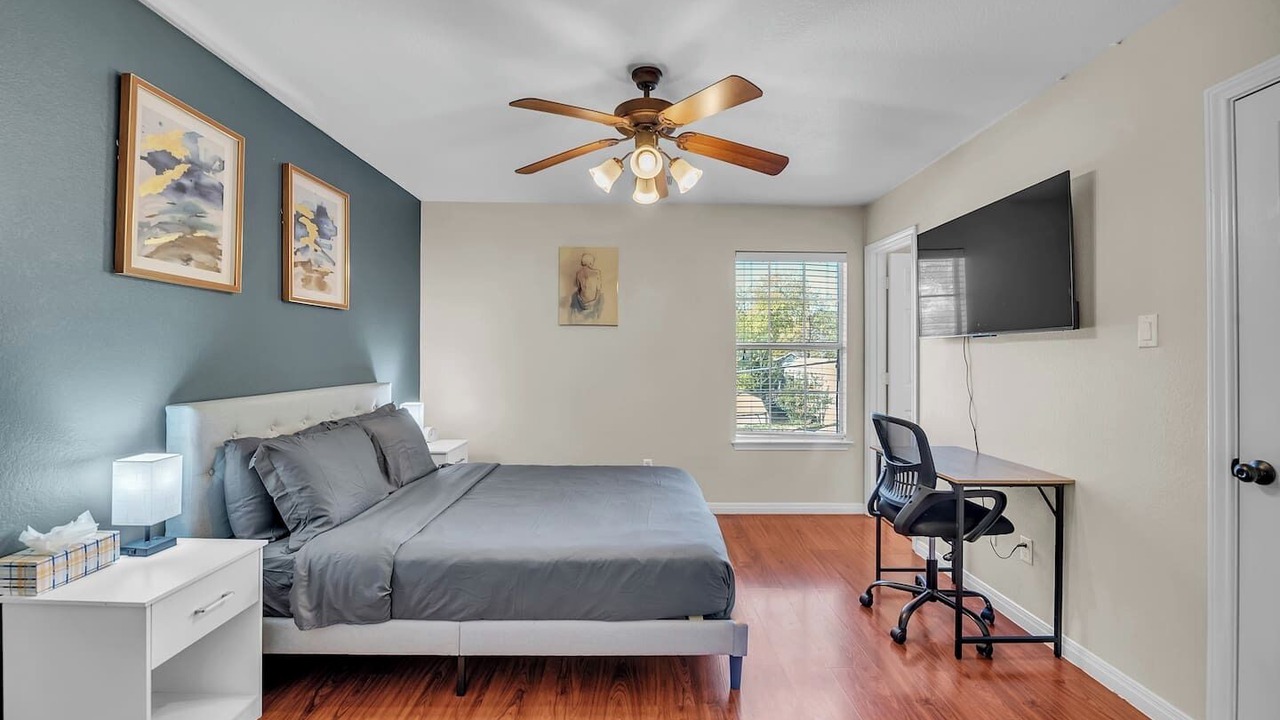 Photo of Bedroom in Franklin Park