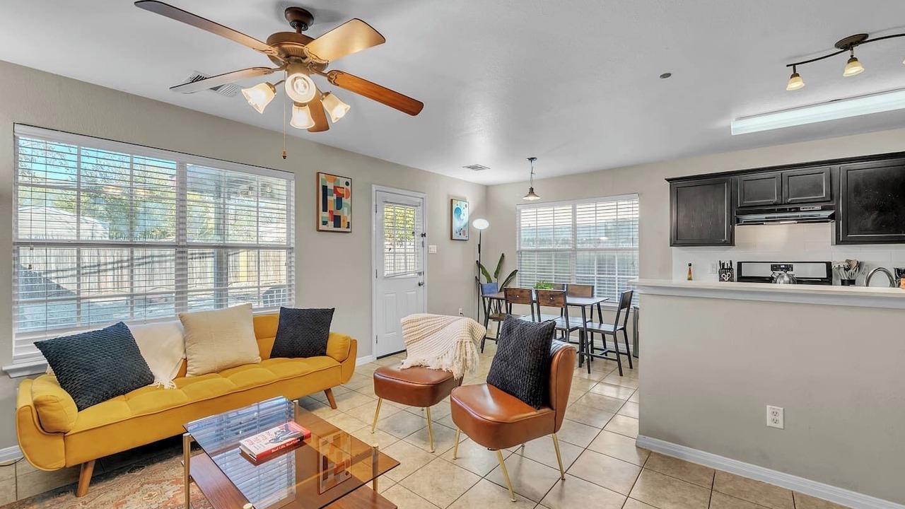 Photo of Livingroom in Franklin Park