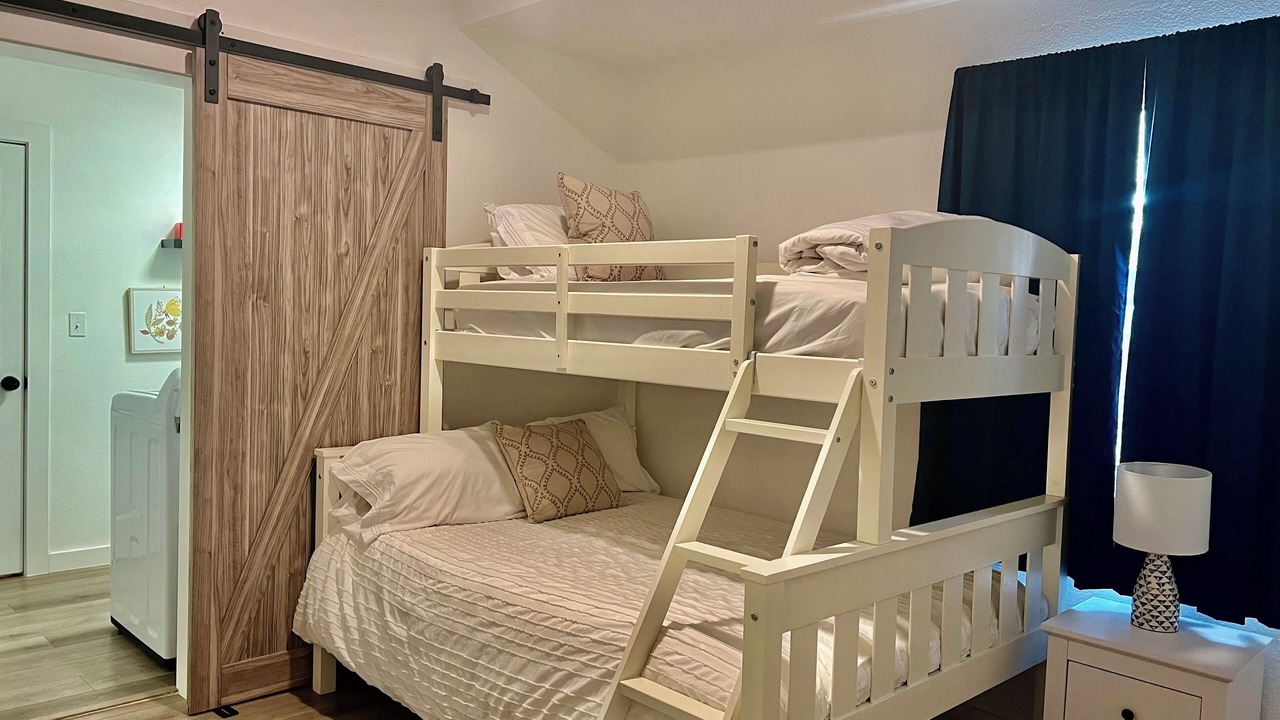 Photo of Bedroom in McNeil