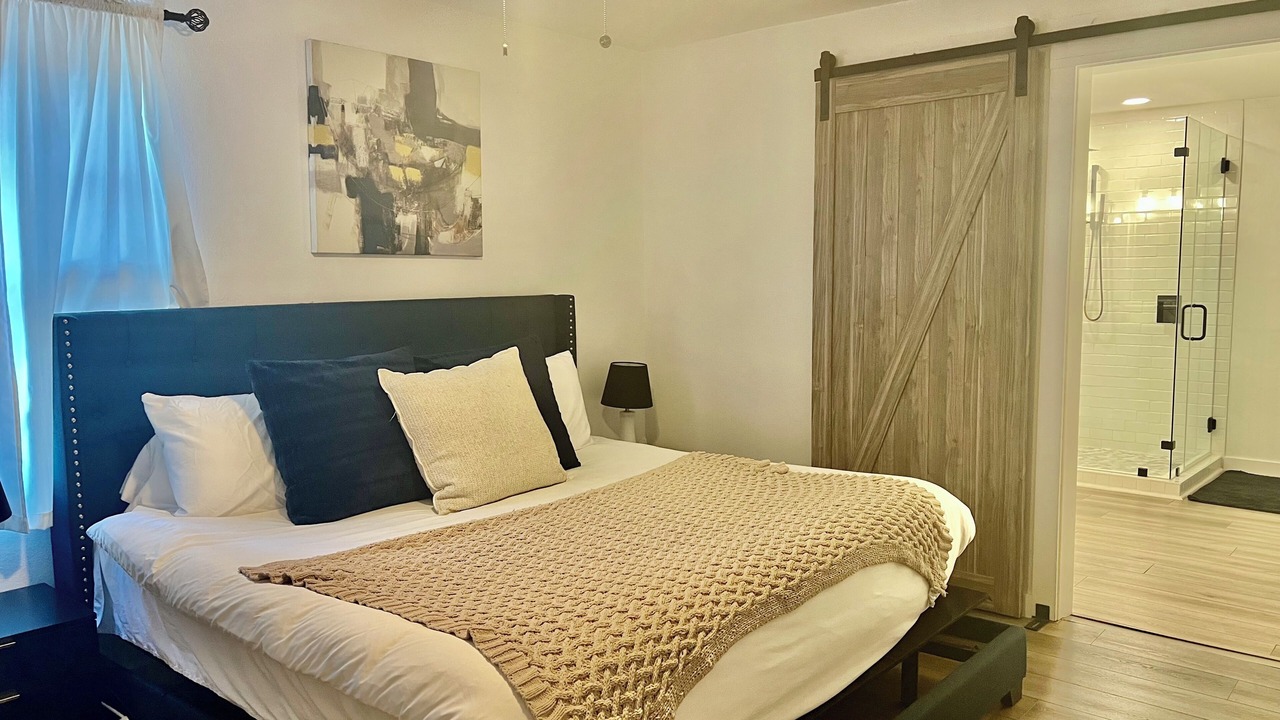 Photo of Bedroom in McNeil