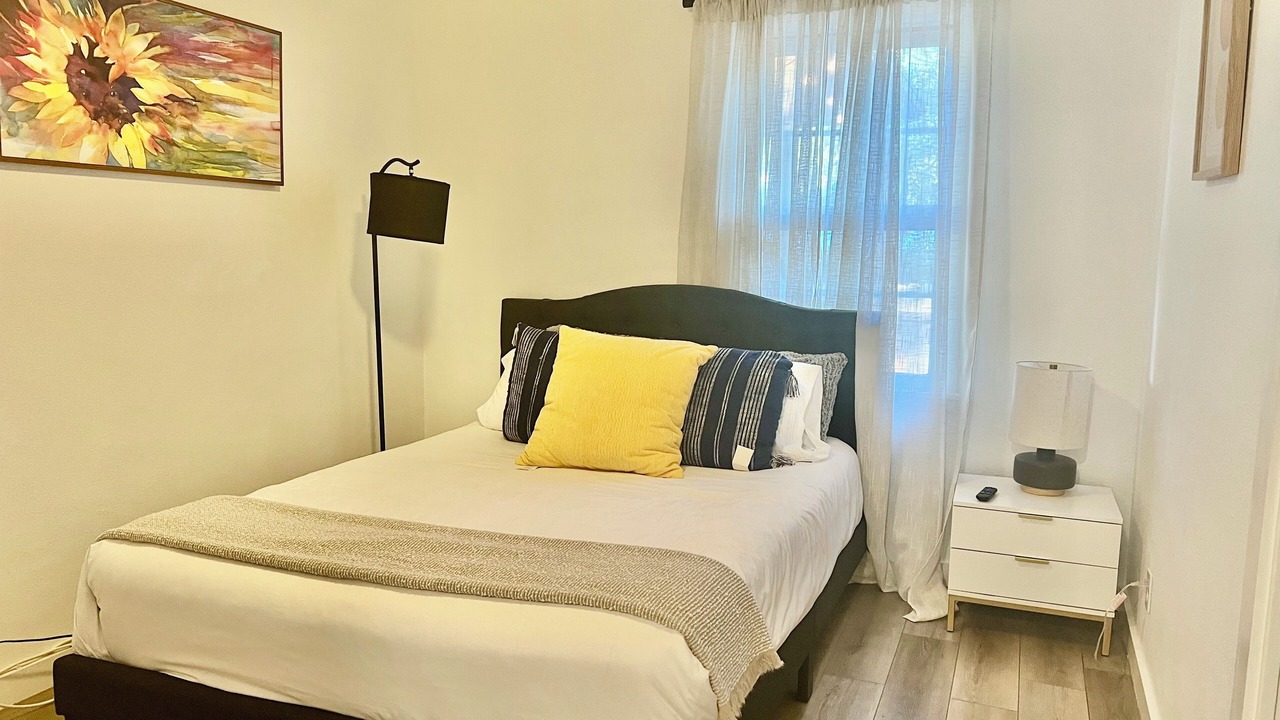 Photo of Bedroom in McNeil