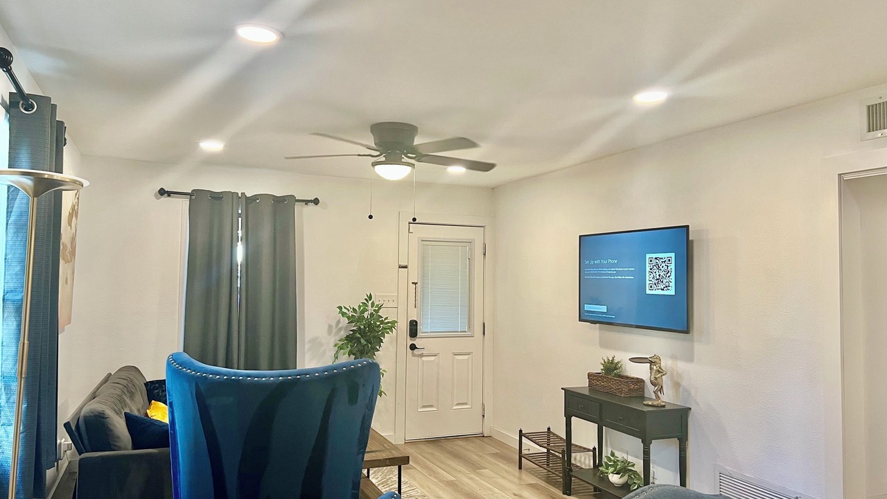 Photo of Livingroom in McNeil