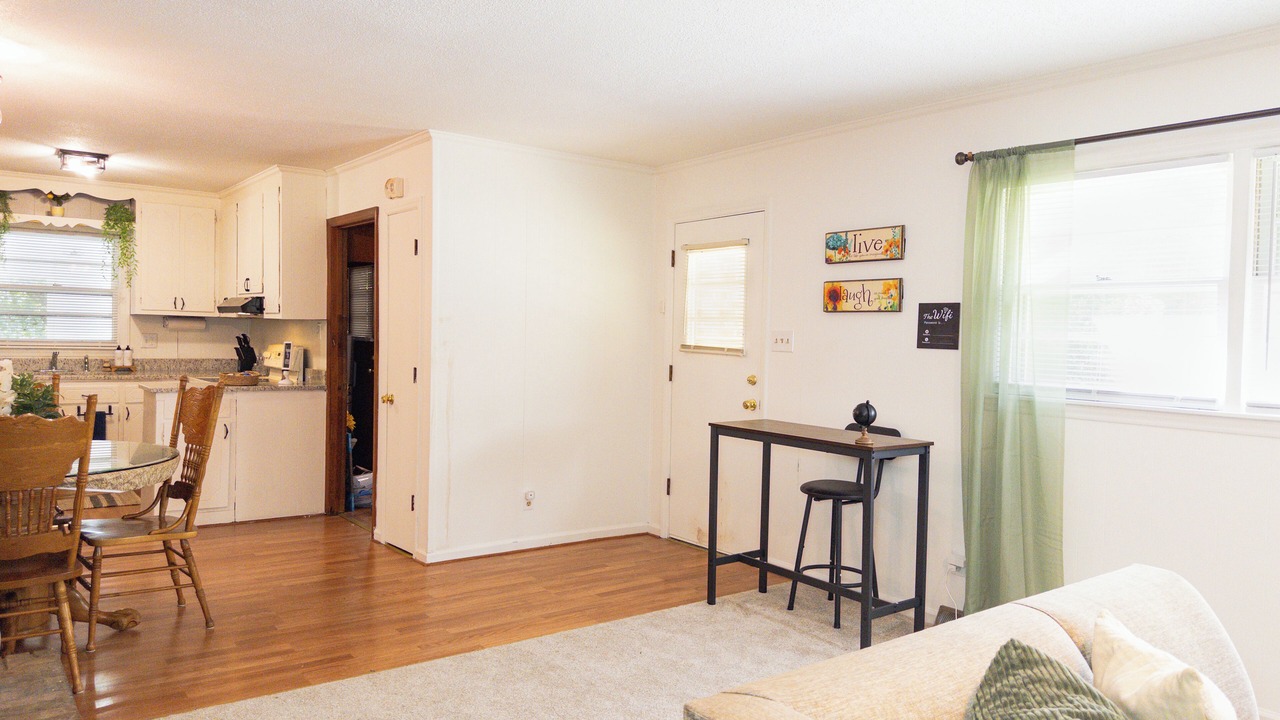Photo of Livingroom in Chapel Hill