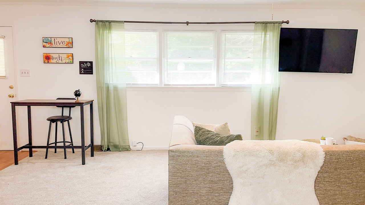 Photo of Livingroom in Chapel Hill