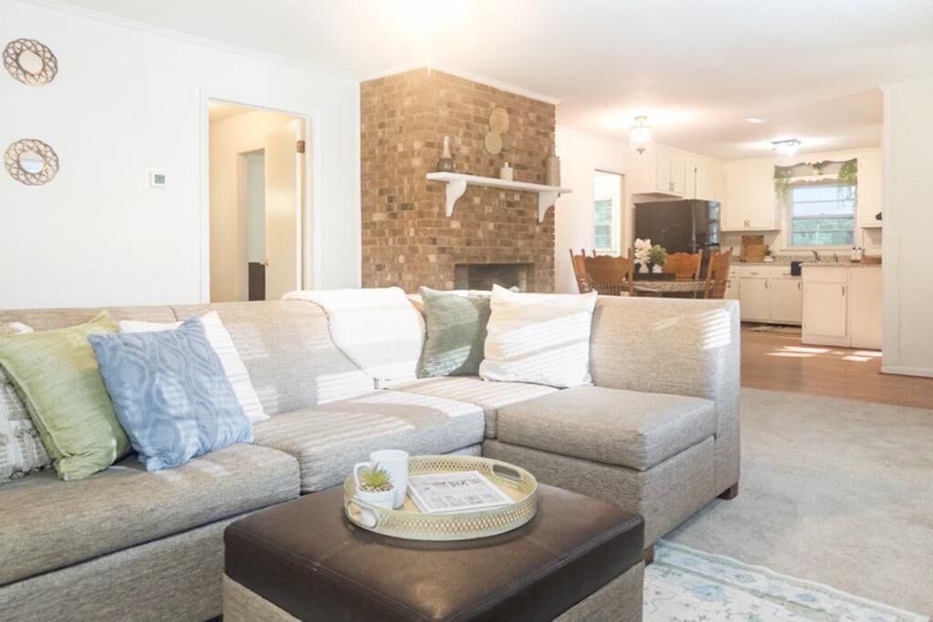 Photo of Livingroom in Chapel Hill