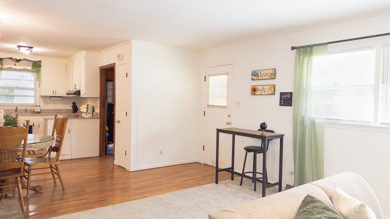 Photo of Livingroom in Chapel Hill
