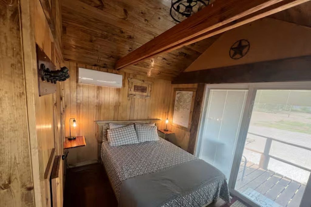 Photo of Bedroom in Flomot