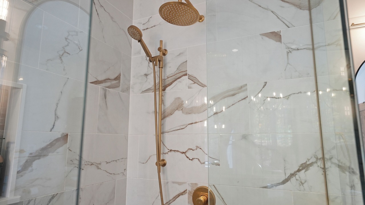 Photo of Bathroom in Dysart et al
