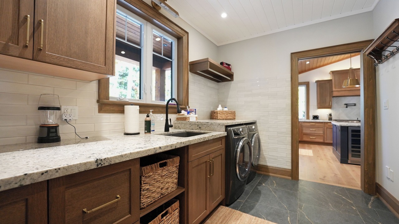 Photo of Kitchen in Dysart et al