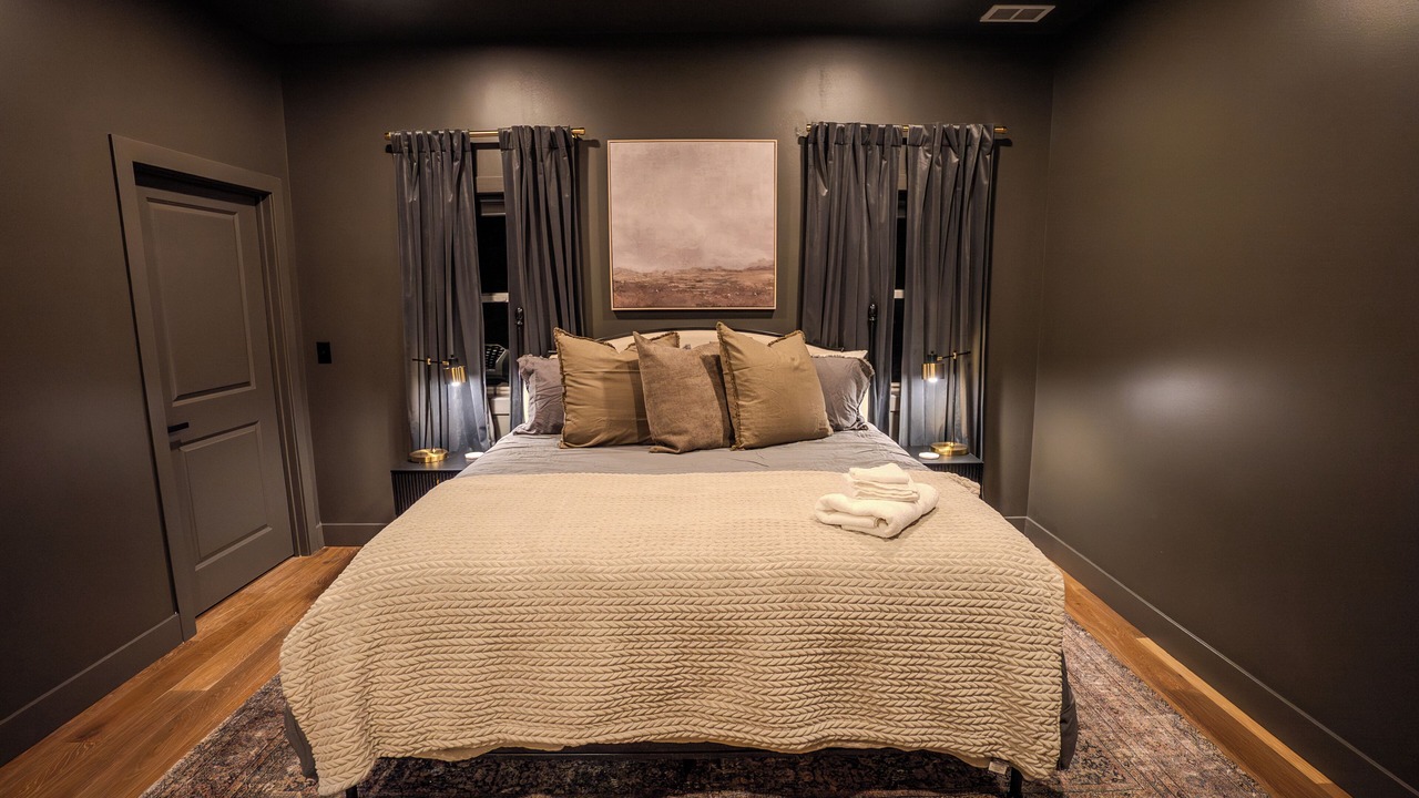 Photo of Bedroom in Holcomb