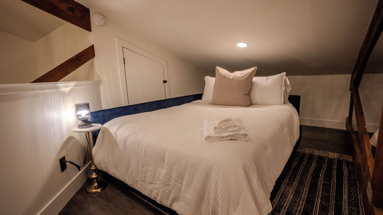 Photo of Bedroom in Holcomb