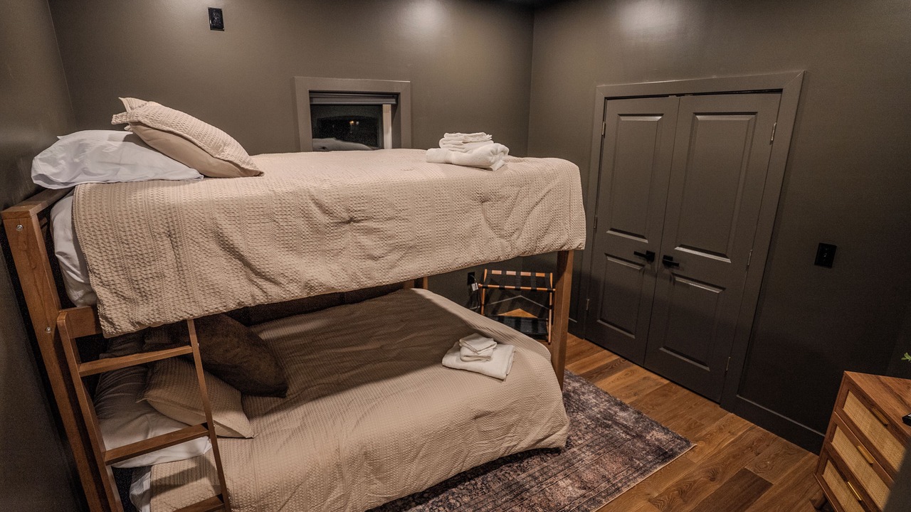 Photo of Bedroom in Holcomb