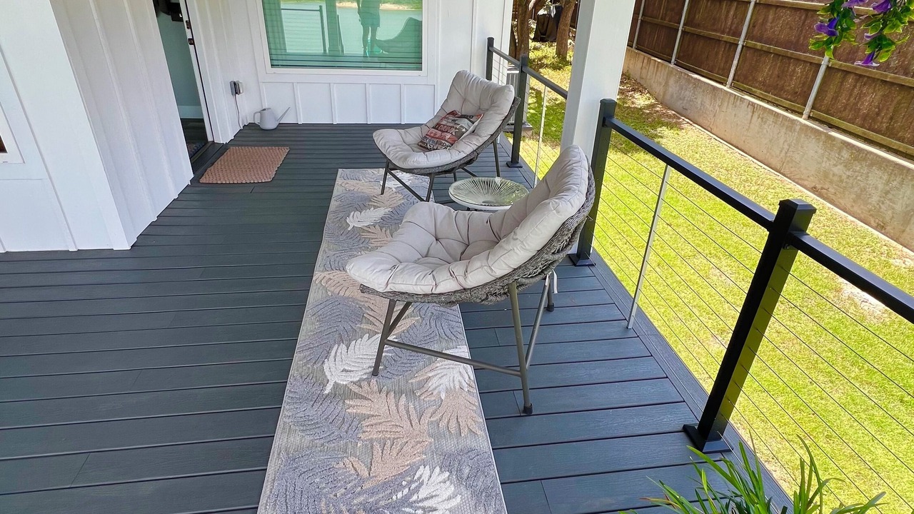 Photo of Patio Balcony in Temple