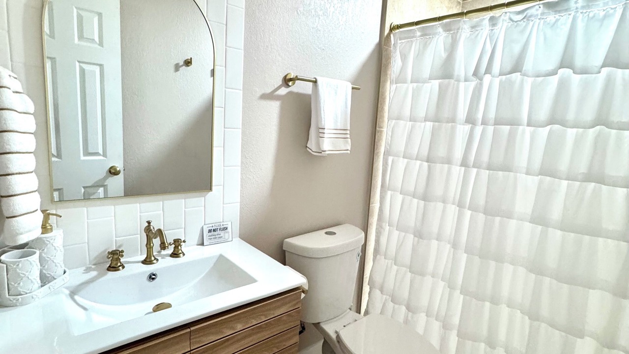 Photo of Bathroom in Largo
