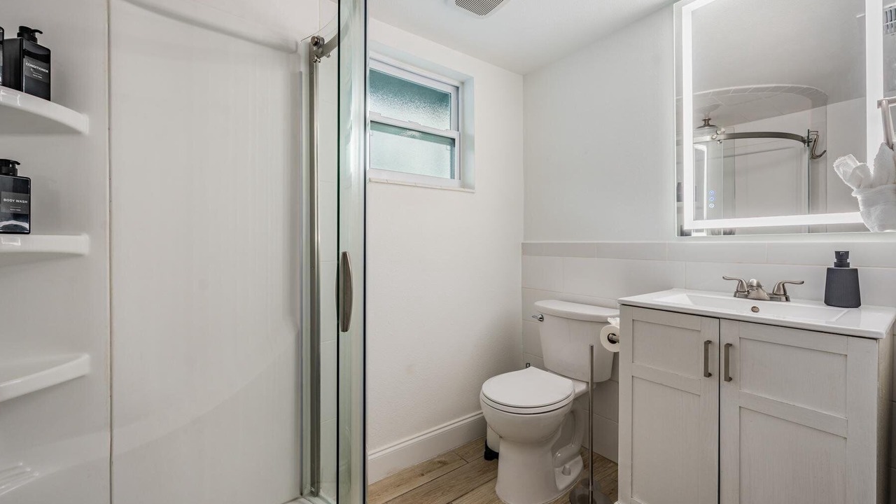 Photo of Bathroom in Pinecrest West Park