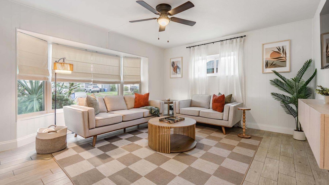 Photo of Livingroom in Pinecrest West Park