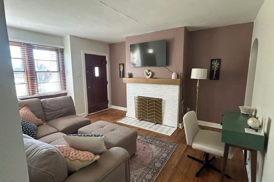 Photo of Livingroom in Belleville