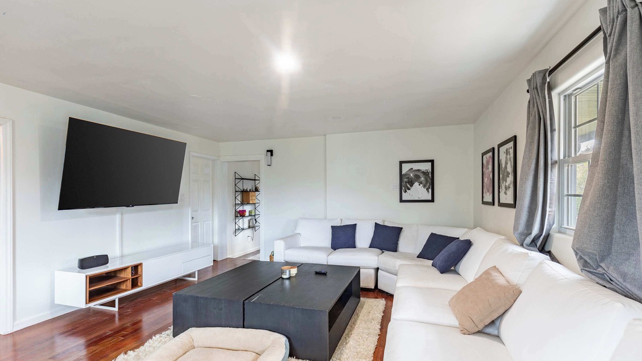 Photo of Livingroom in Oakley