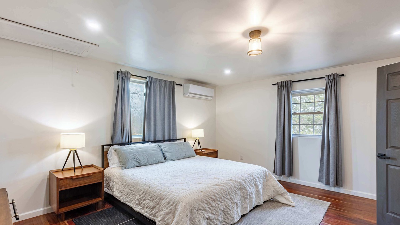 Photo of Bedroom in Oakley