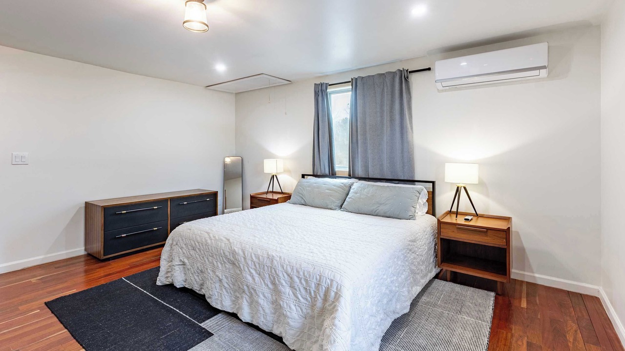 Photo of Bedroom in Oakley