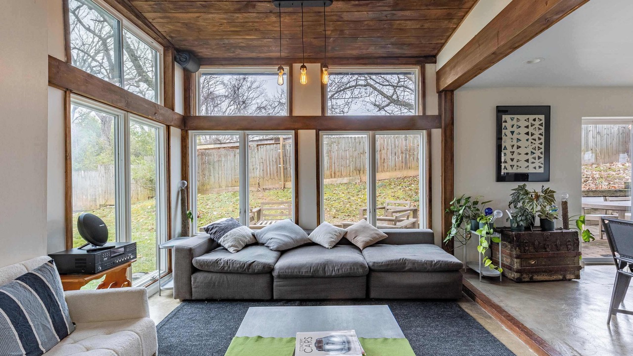 Photo of Livingroom in Oakley